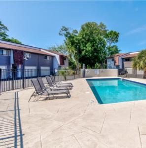 Image of apartment complex Oak Park Villas with 44 units