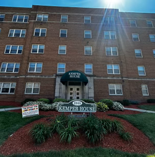 Image of apartment complex Kemper House Apartments with 51 units